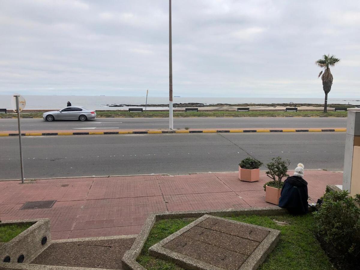 Frente Al Mar , Sobre Rambla Malvin *